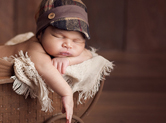 Photo nouveau-ne Photo vintage de bébé endormi dans un landau