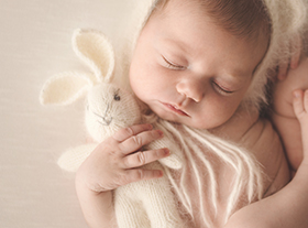 Photo nouveau-ne photo de bébé à orleans avec accessoires