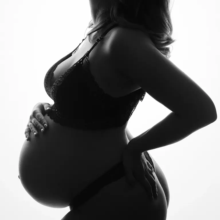 Pregnancy photo session created in the photo studio in Orléans, France