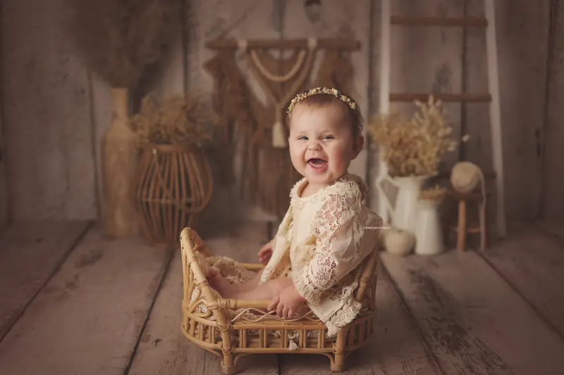 baby photo in Orléans, France, tender baby portrait, wide natural composition, natural result