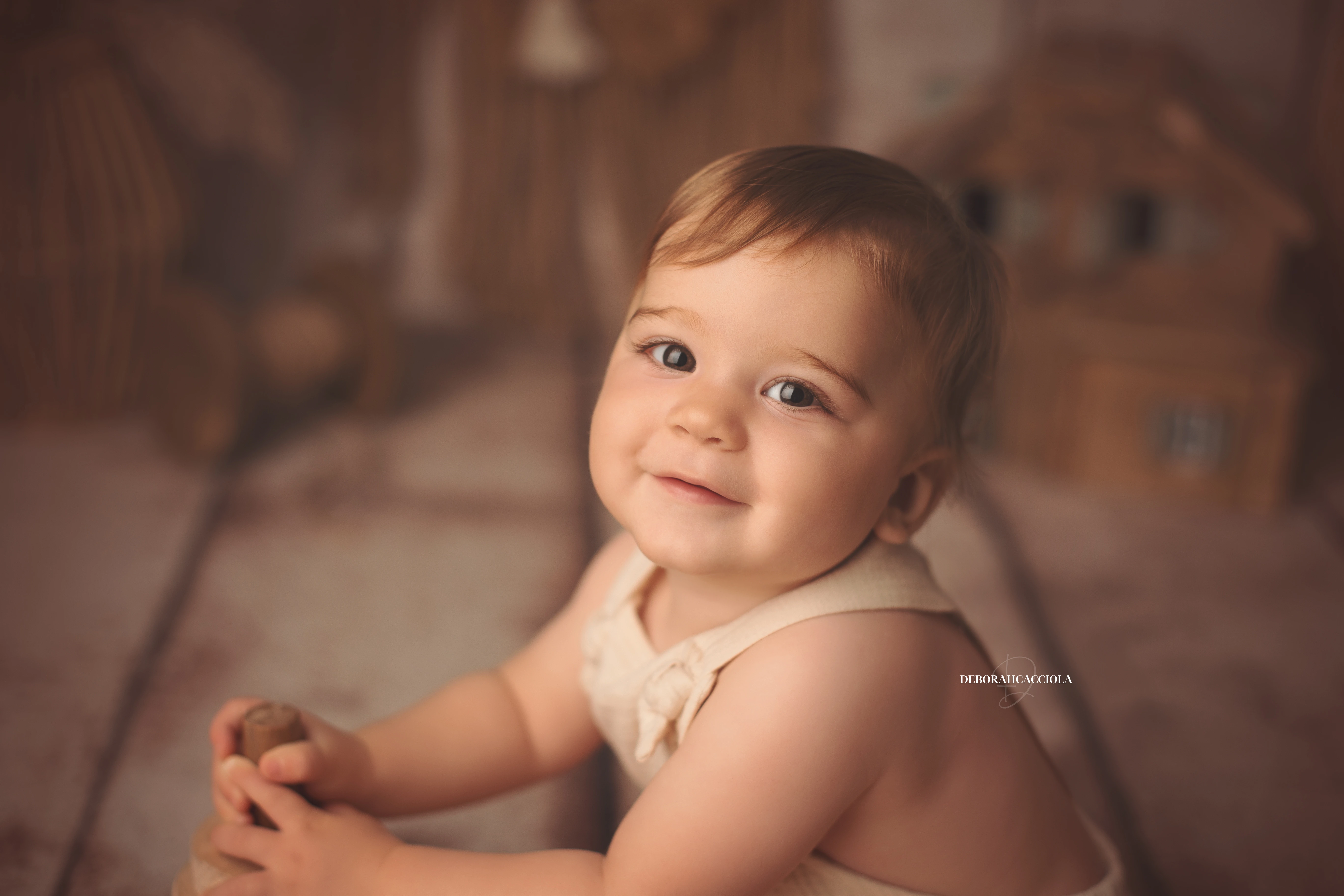 baby photo in Orléans, France, awake baby, harmonious wide shot, natural result
