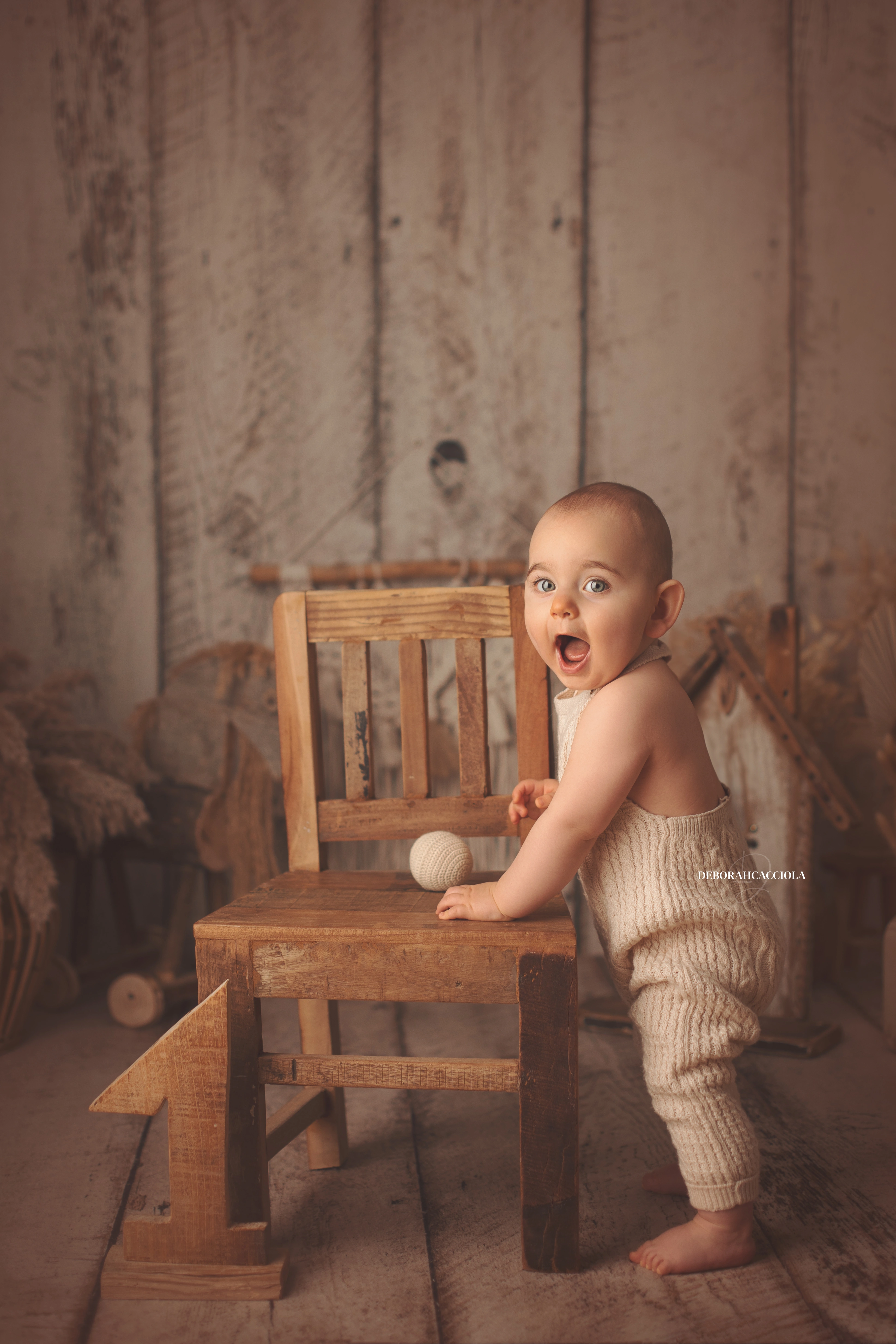 birthday session in Orléans, France: birthday moment, polished vertical portrait, soft colors
