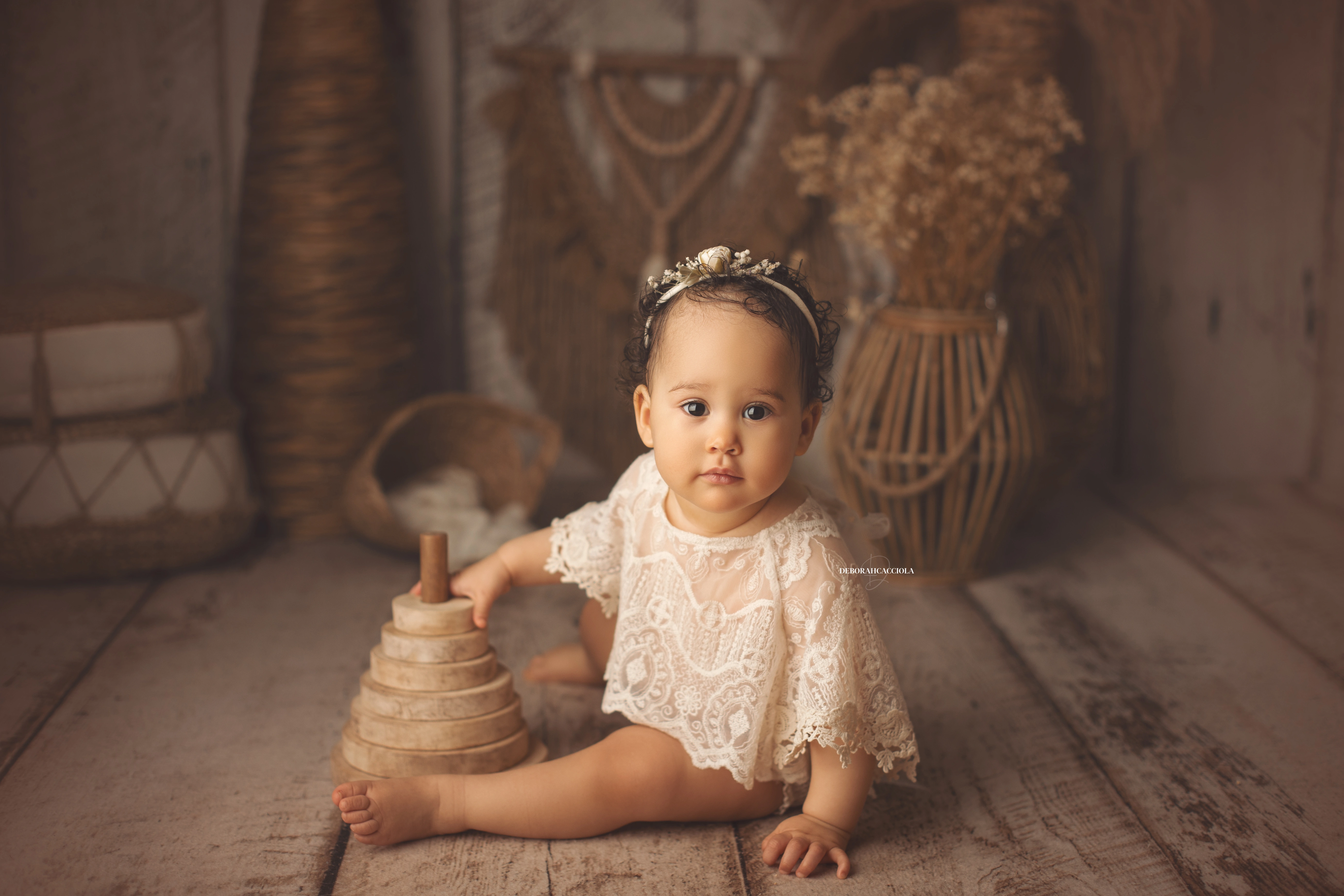 birthday photo studio Orléans, France: festive studio moment, balanced horizontal framing, natural result