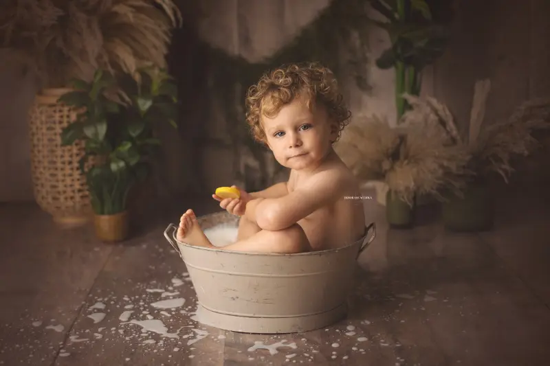 birthday photo in Orléans, France, festive studio moment, wide natural composition, balanced colors