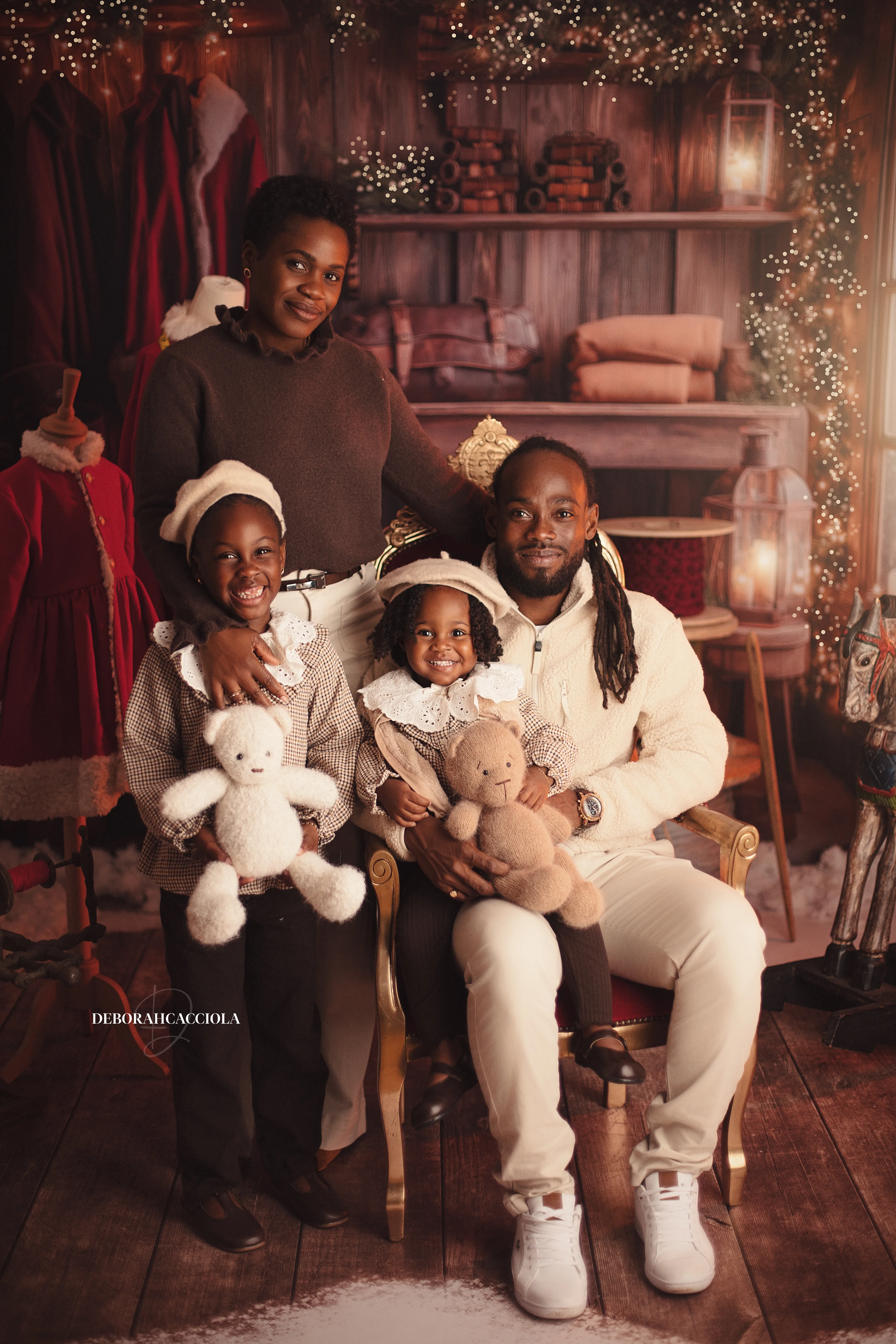 Christmas session in studio in Orléans, France: portrait in a Christmas setting, elegant close composition, light palette