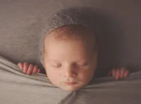 Newborn photo in Orléans, France