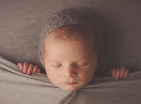 Newborn photo in Orléans, France