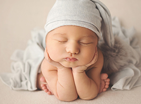 Newborn photo in Orléans, France