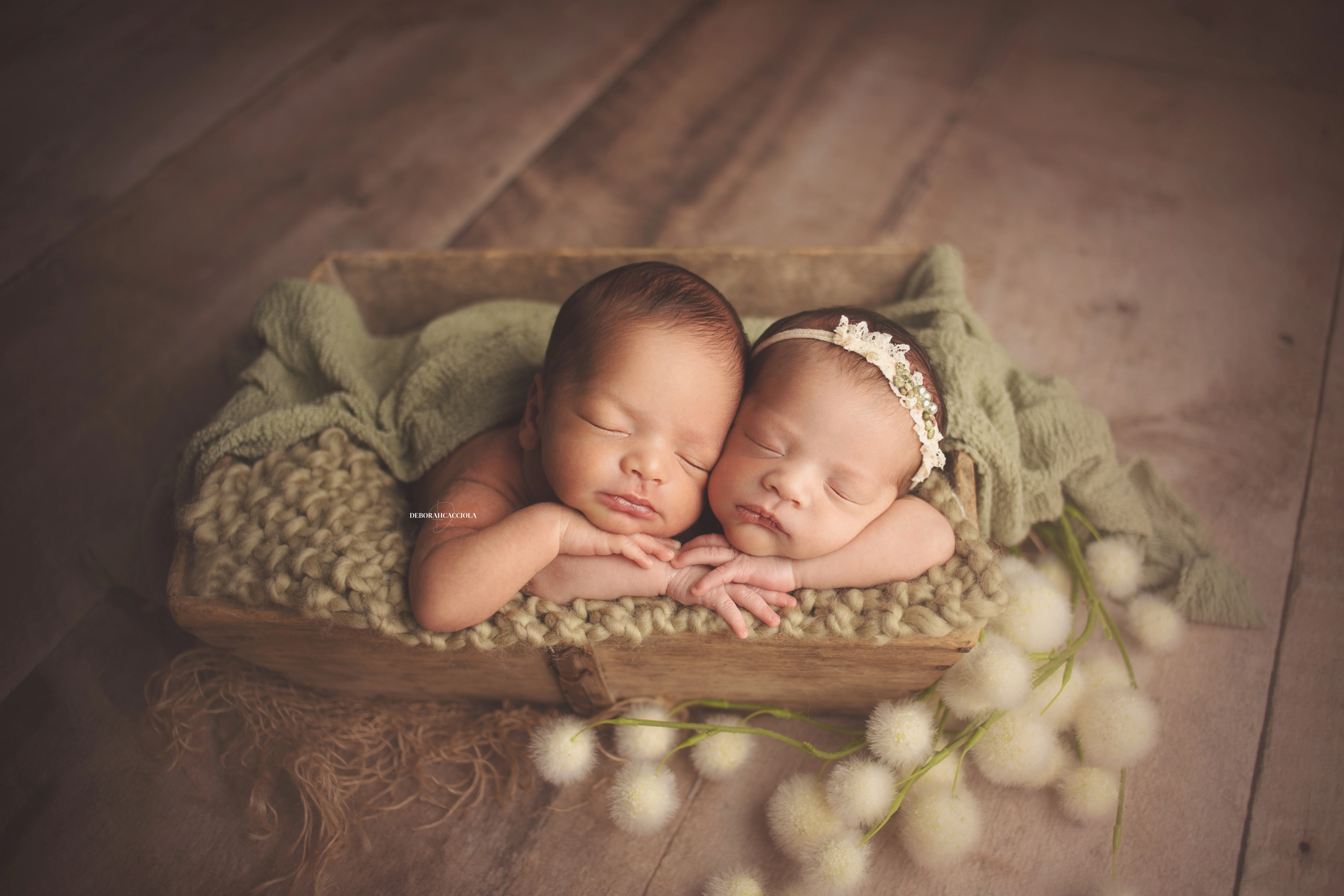 newborn photo in Orléans, France, tender moment with baby, harmonious wide shot, natural tones