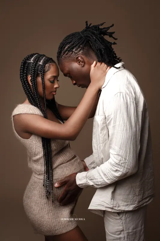 maternity portrait Orléans, France, pregnancy moment, elegant vertical shot, bright style