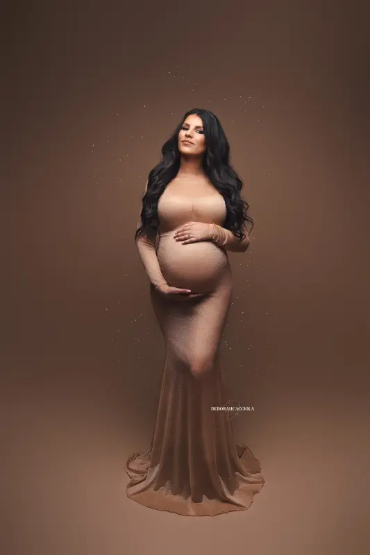 maternity portrait in Orléans, France, pregnancy moment, elegant vertical shot, bright style