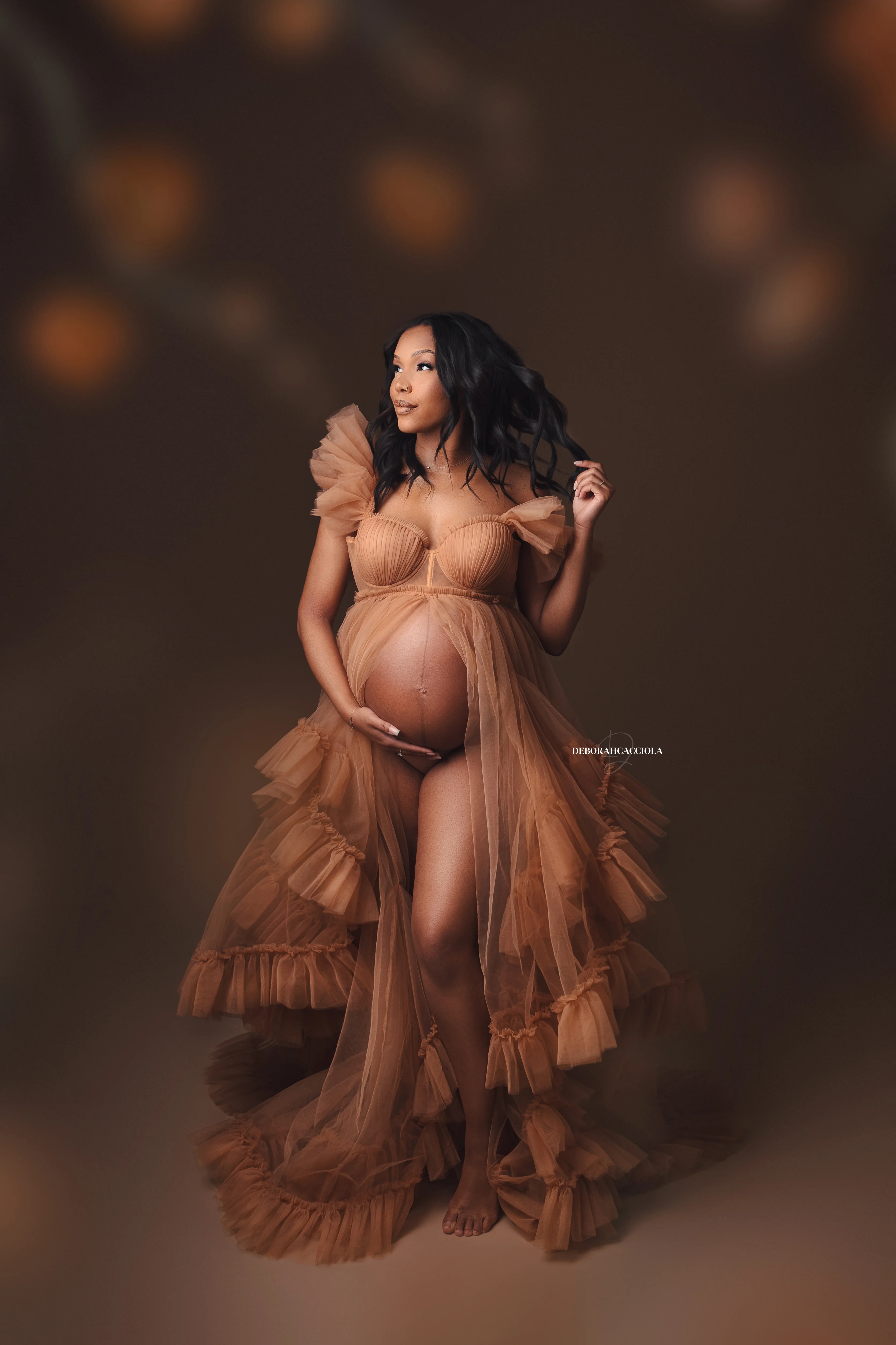pregnancy portrait Orléans, France, natural maternity, polished vertical portrait, soft palette