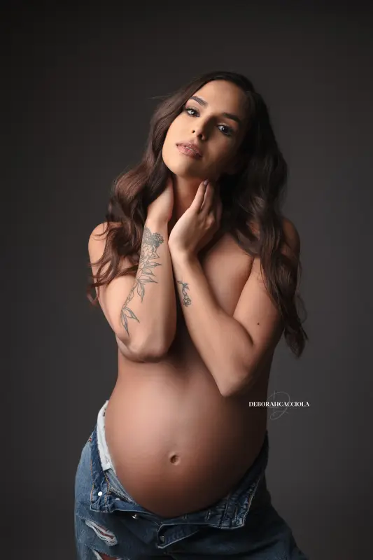pregnancy portrait in Orléans, France, mother-to-be portrait, soft vertical framing, in color