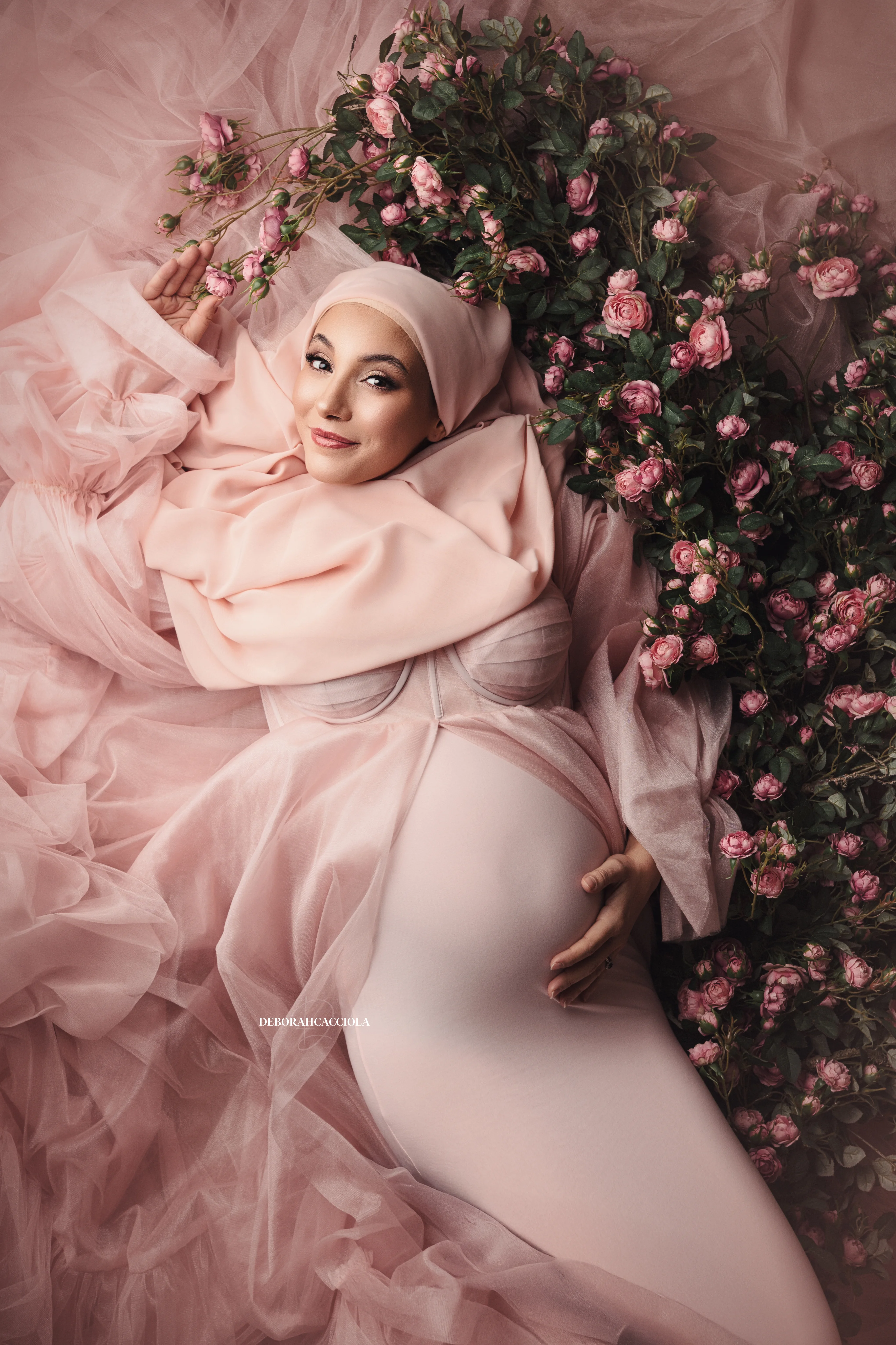 pregnancy photo in studio in Orléans, France: mother-to-be, natural close portrait, natural tones