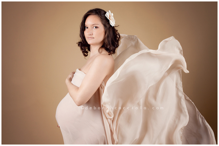pregnancy scene in Orléans, France: pregnant woman, wide natural composition, natural colors