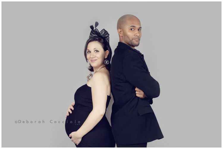 pregnancy scene Orléans, France, studio maternity portrait, balanced horizontal framing, natural tones