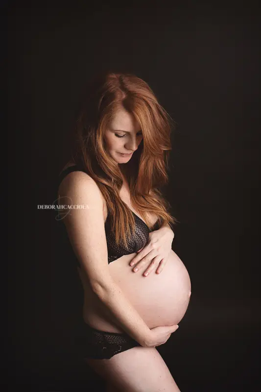 pregnancy photo in Orléans, France, mother-to-be, natural close portrait, natural tones