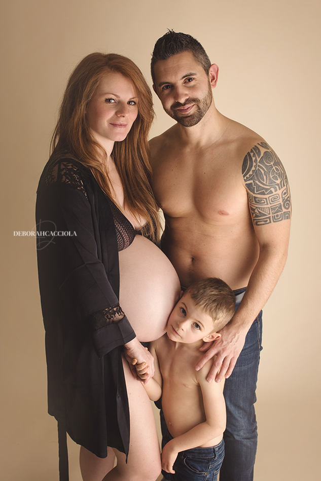pregnancy photo Orléans, France, maternity silhouette, polished vertical portrait, natural tones