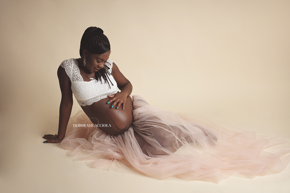 pregnancy scene Orléans, France, mother-to-be, balanced horizontal framing, natural tones