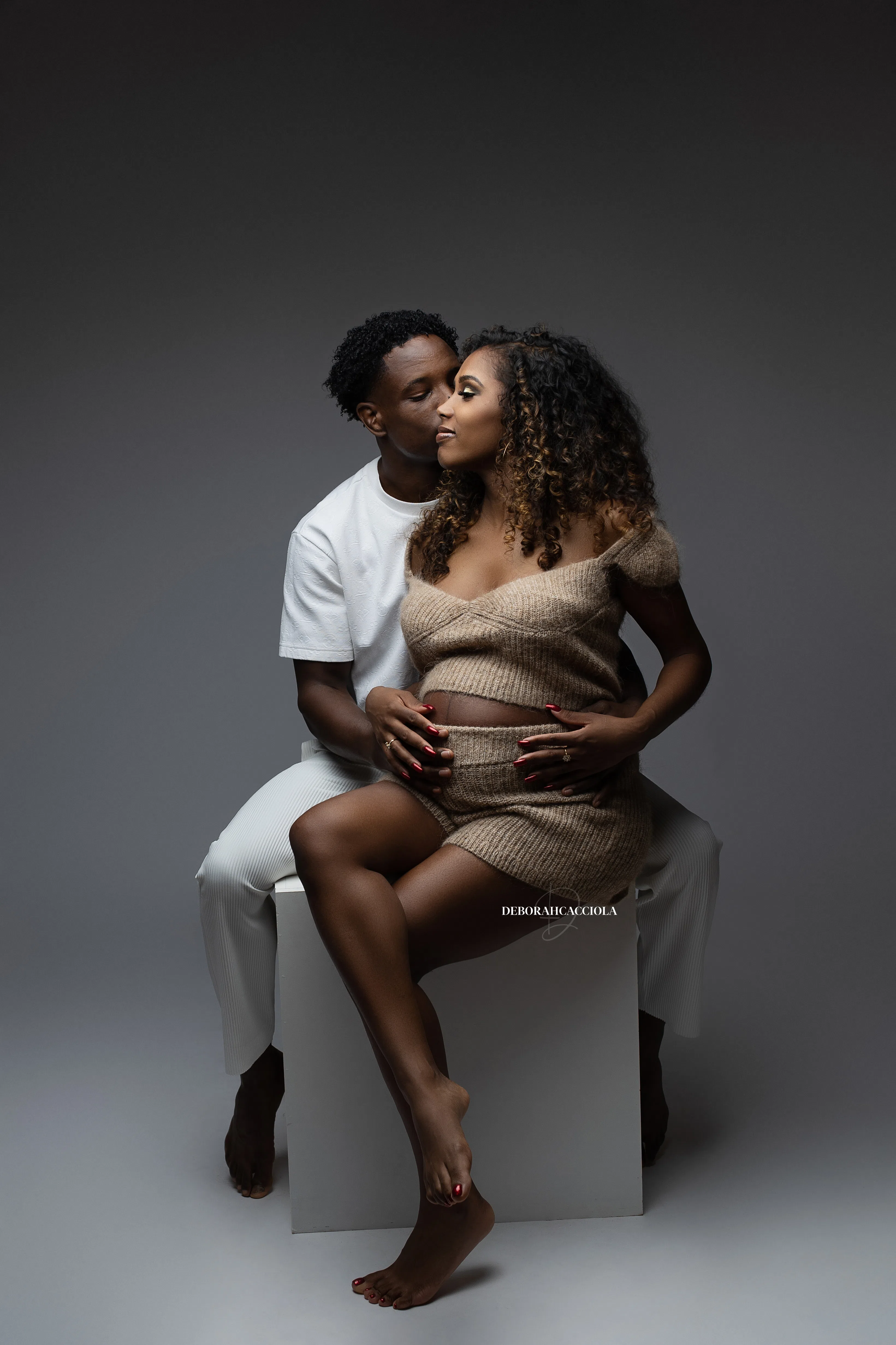 maternity portrait in Orléans, France: mother-to-be portrait, soft vertical framing, bright style