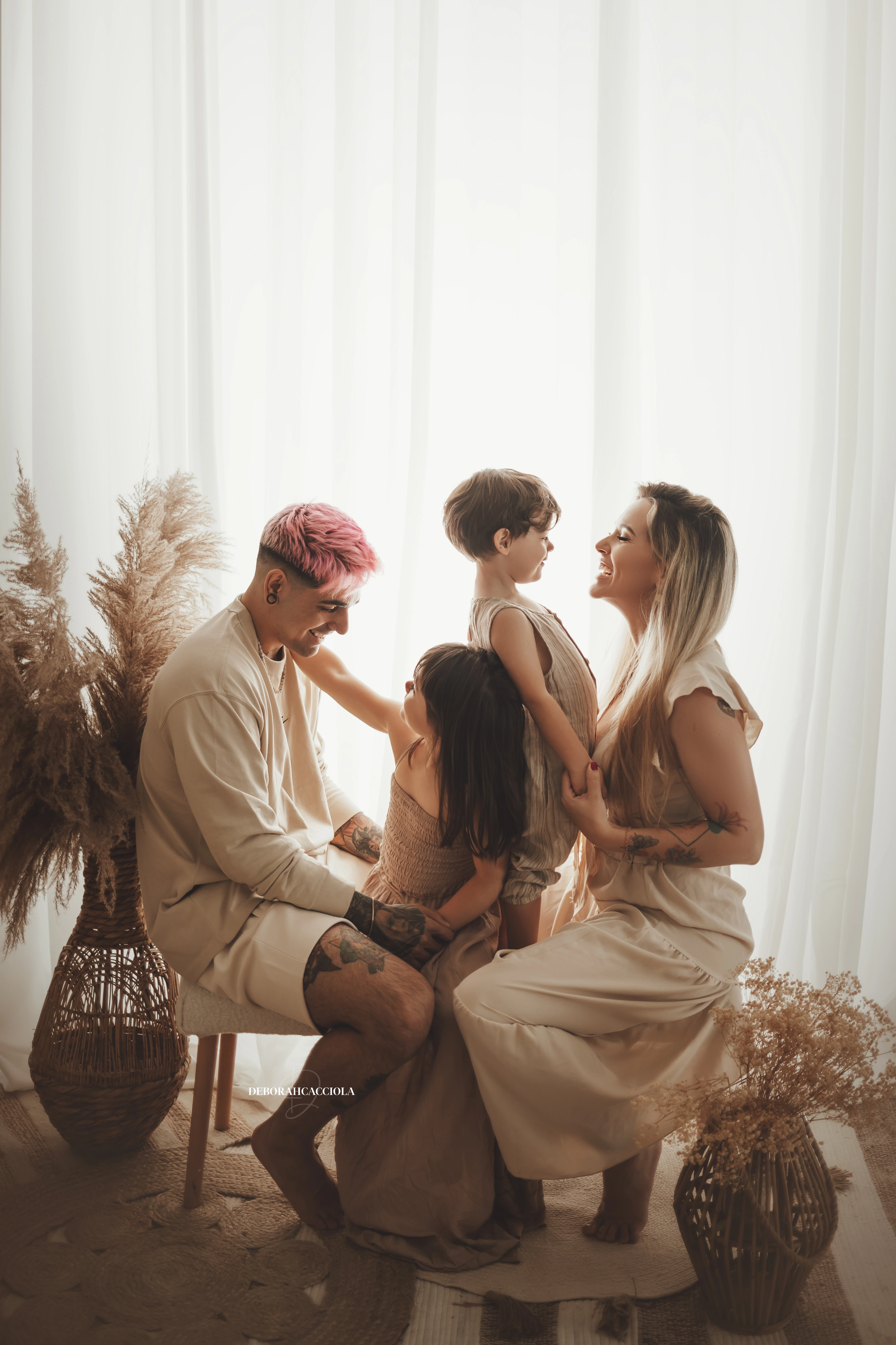 foto bohemia studio Orléans, Francia: escena elegante de estilo bohemio, encuadre vertical suave, resultado natural