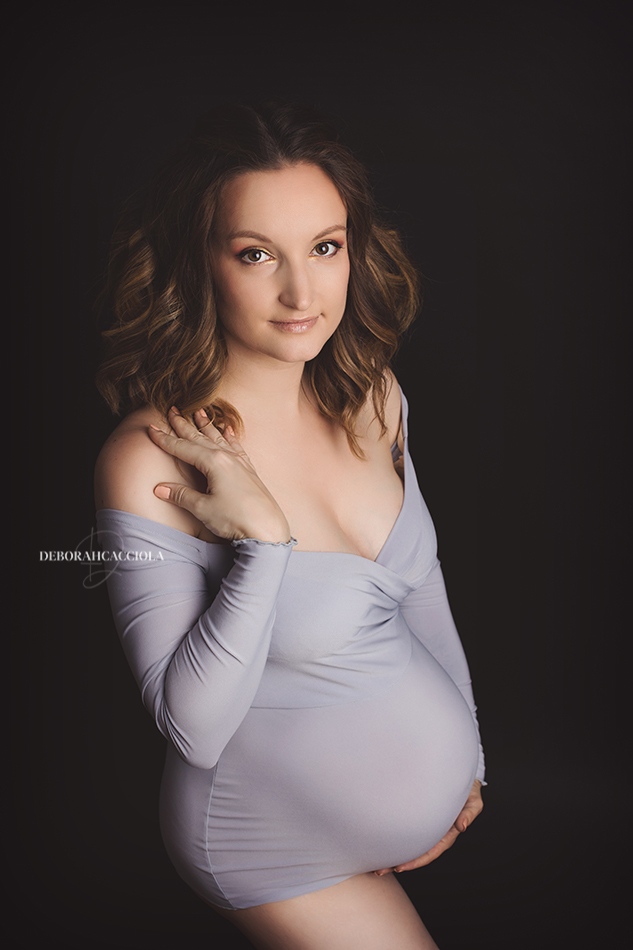 retrato de maternidad en estudio en Orléans, Francia: retrato de maternidad en estudio, retrato cercano y natural, resultado claro y natural