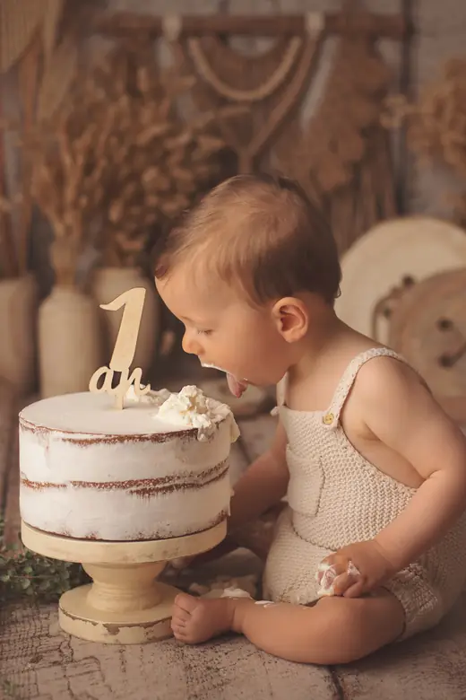 Gâteau et décor de séance Smash Cake en studio photo