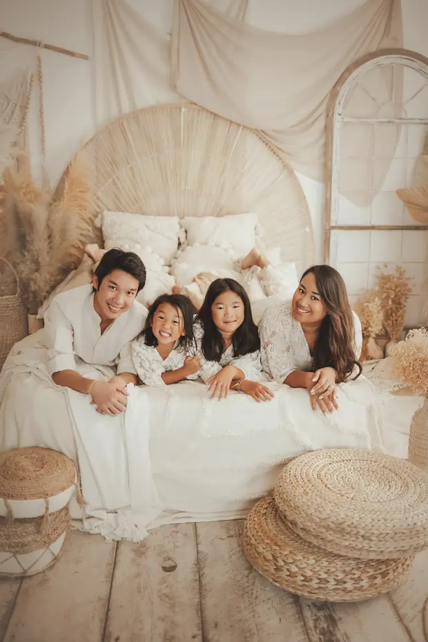 Ambiance lifestyle pendant une séance bohème en studio