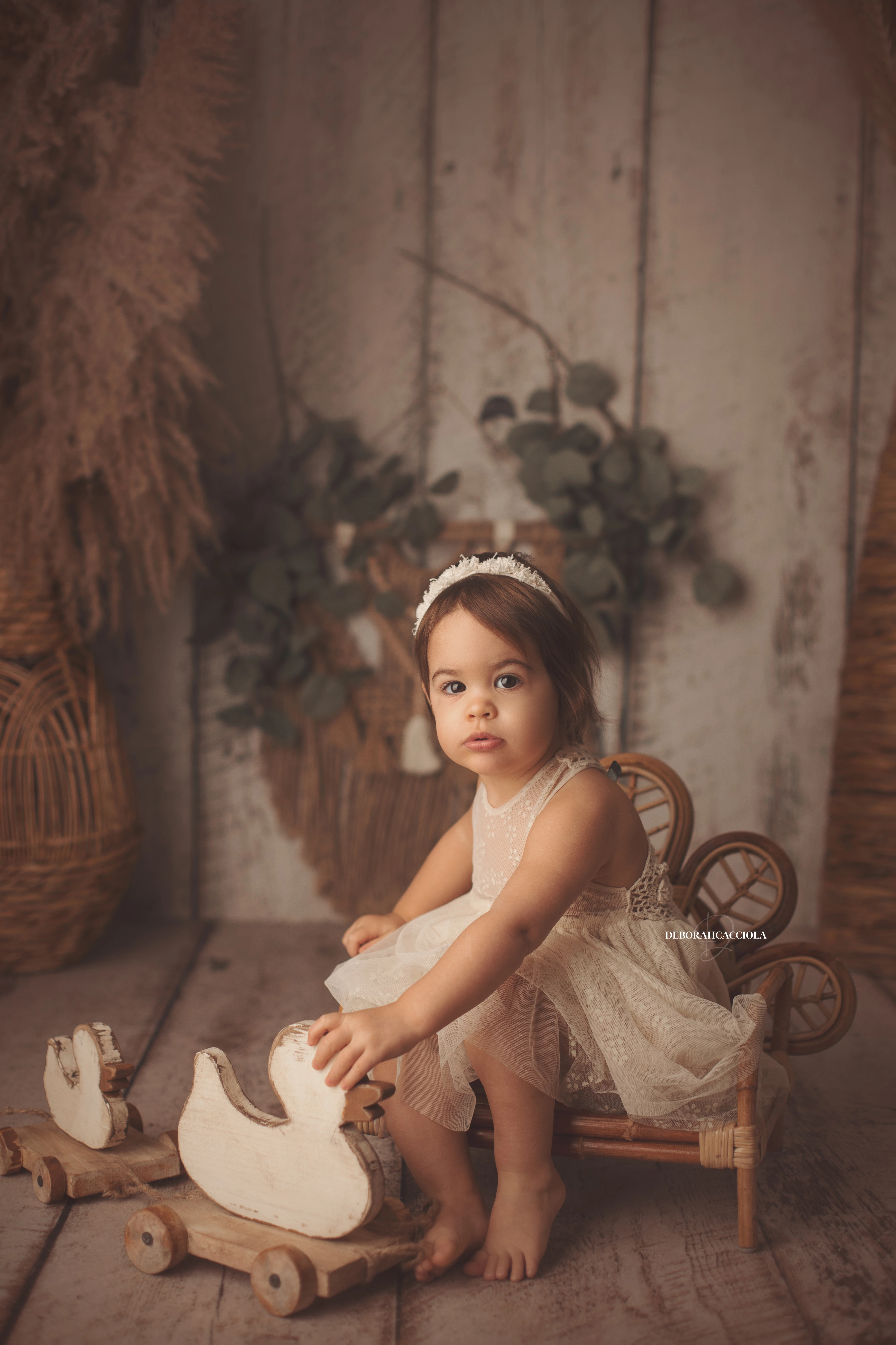 Séance anniversaire Orléans : instant d'anniversaire, cadrage vertical doux, palette claire