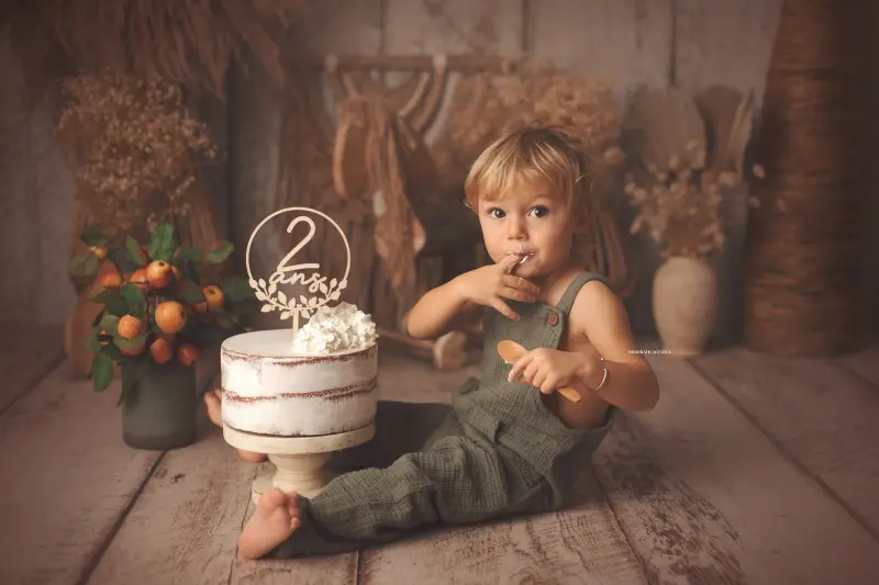Séance anniversaire à Orléans : instant d'anniversaire, plan large harmonieux, couleurs équilibrées