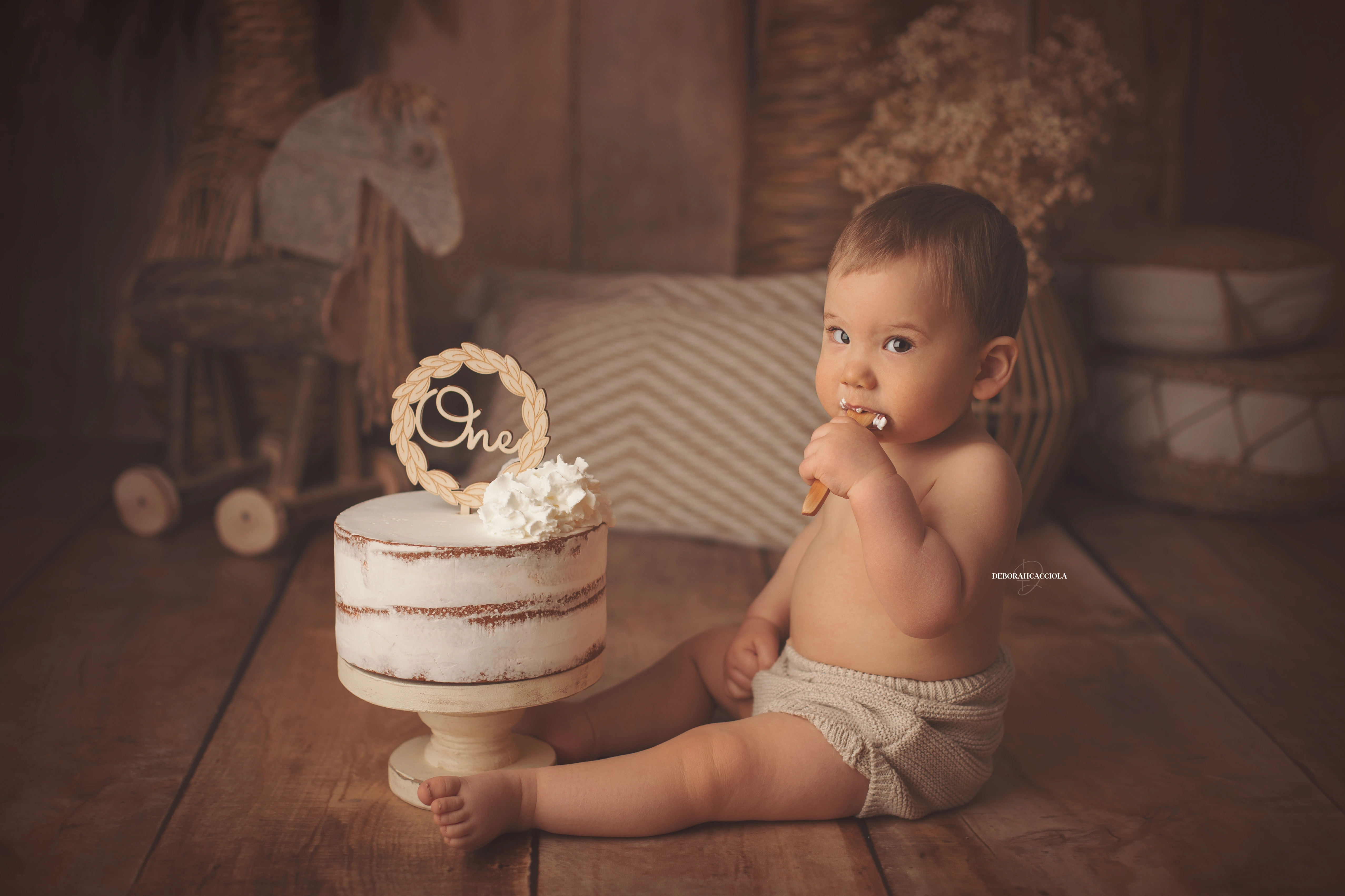 Séance anniversaire Orléans : instant d'anniversaire, cadrage horizontal équilibré, palette claire