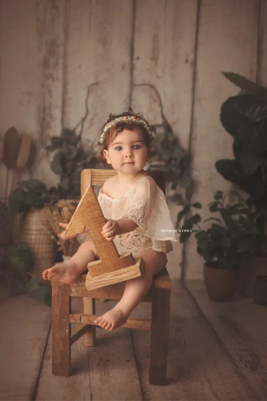 Séance anniversaire à Orléans : instant d'anniversaire, portrait vertical soigné, couleurs équilibrées