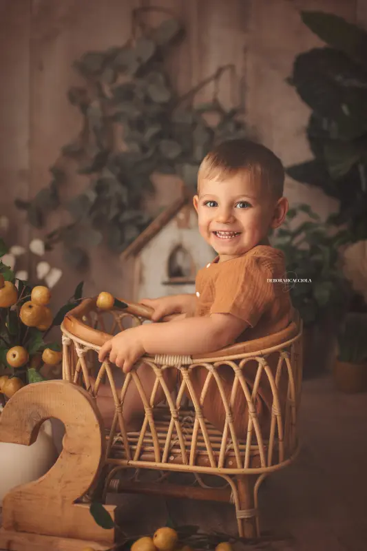 Séance anniversaire Orléans : instant d'anniversaire, composition resserrée élégante, palette claire