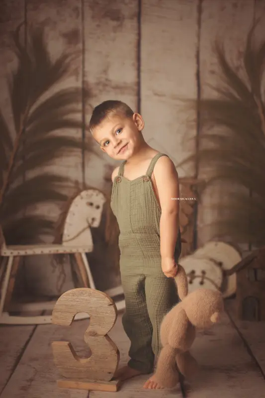 Photo anniversaire à Orléans, moment festif en studio, portrait vertical soigné, couleurs équilibrées
