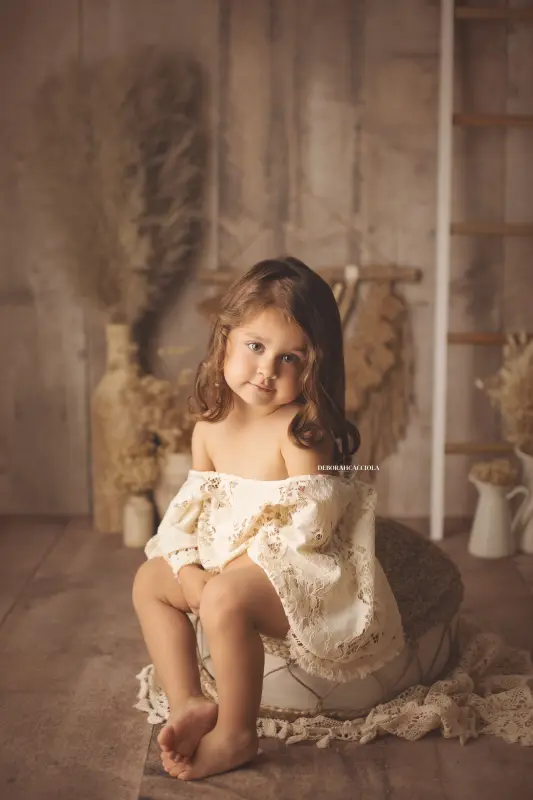 Portrait anniversaire en studio à Orléans : portrait de célébration, composition resserrée élégante, couleurs équilibrées