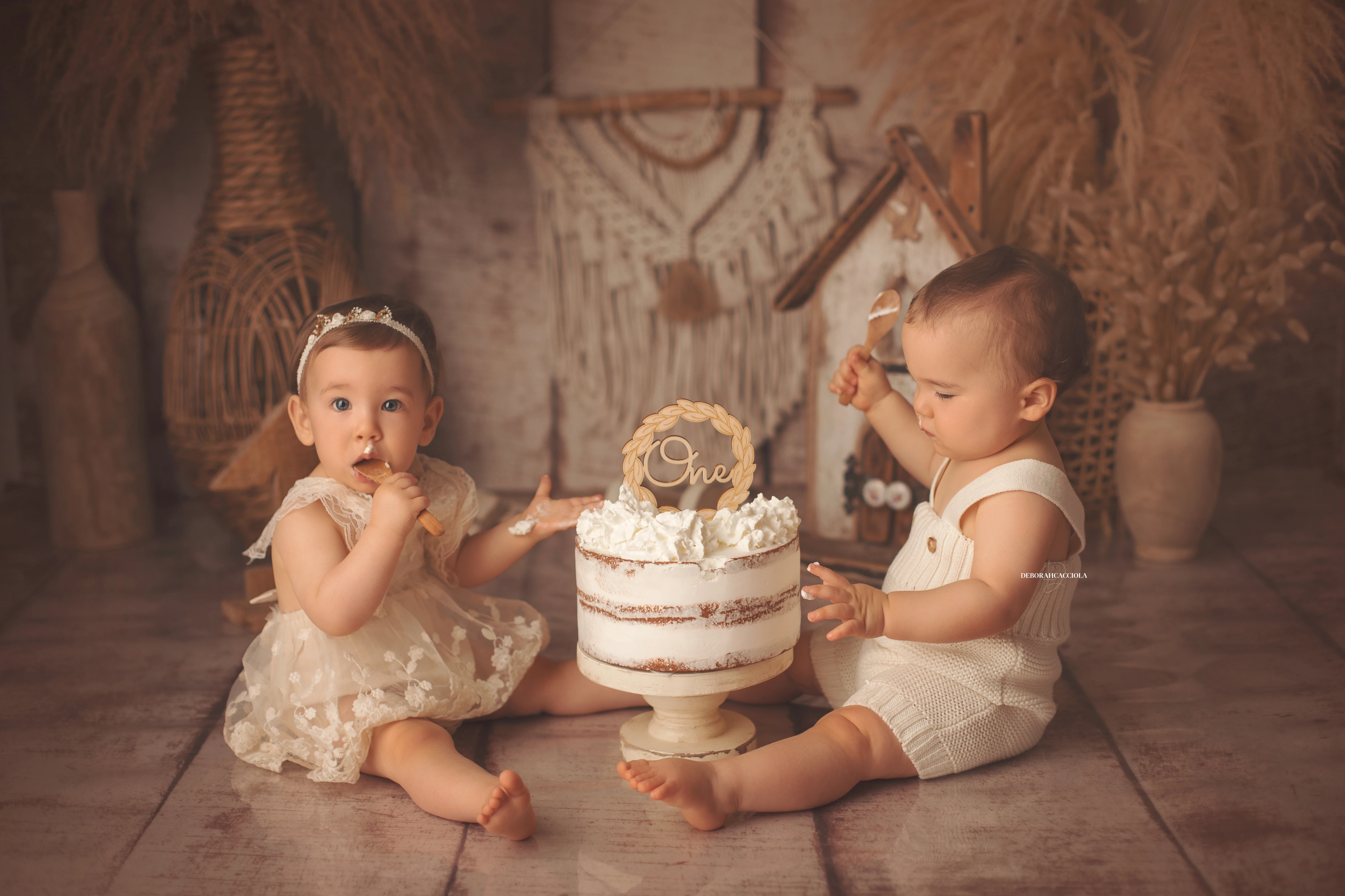Photo anniversaire studio Orléans : moment festif en studio, cadrage horizontal équilibré, rendu naturel