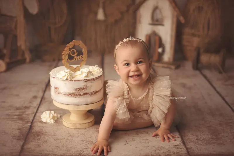 Séance anniversaire à Orléans : instant d'anniversaire, plan large harmonieux, couleurs douces