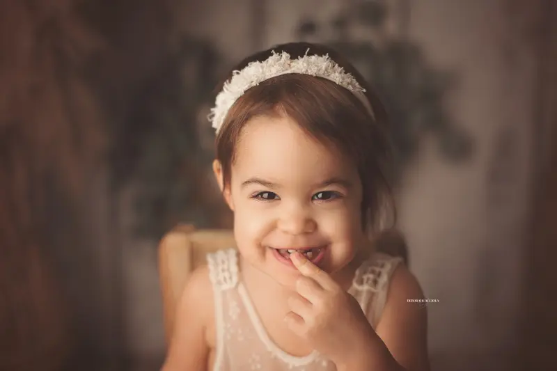 Séance anniversaire Orléans : instant d'anniversaire, scène panoramique douce, palette claire