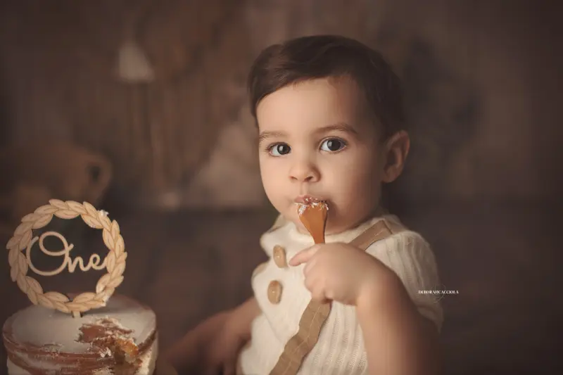 Séance anniversaire à Orléans : instant d'anniversaire, plan large harmonieux, rendu naturel