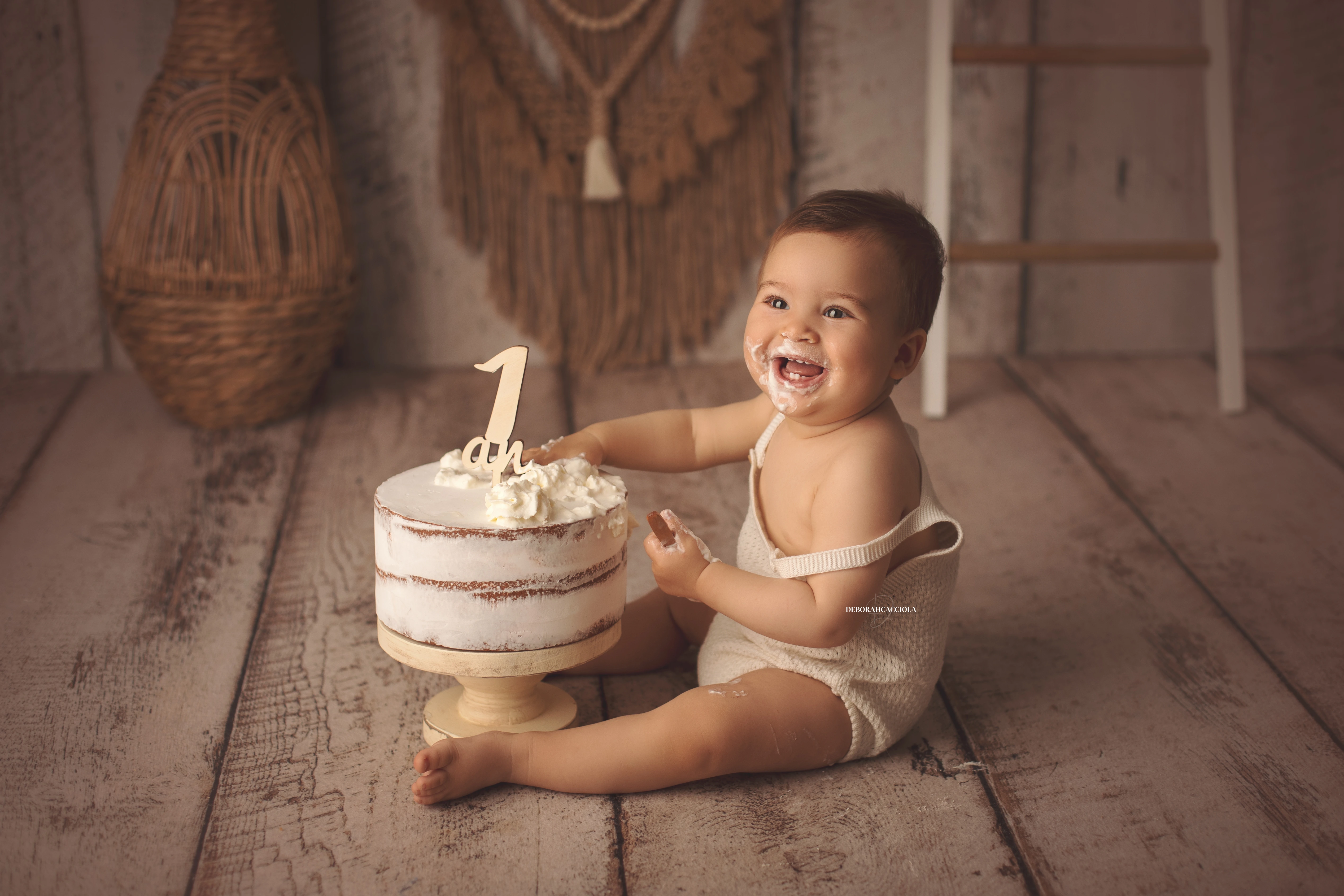Photo anniversaire studio Orléans : moment festif en studio, scène panoramique douce, couleurs douces