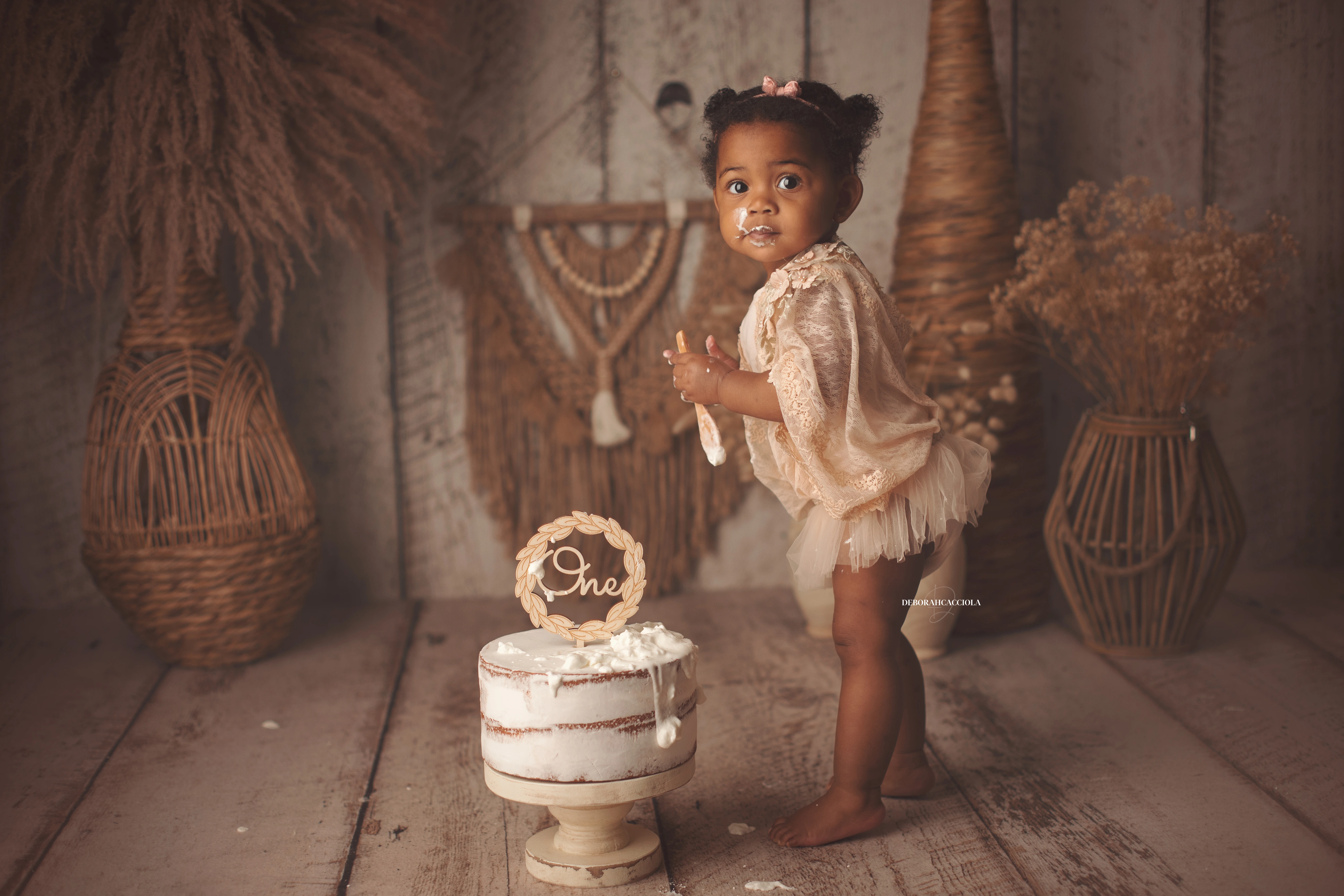 Séance anniversaire Orléans : instant d'anniversaire, scène panoramique douce, palette claire