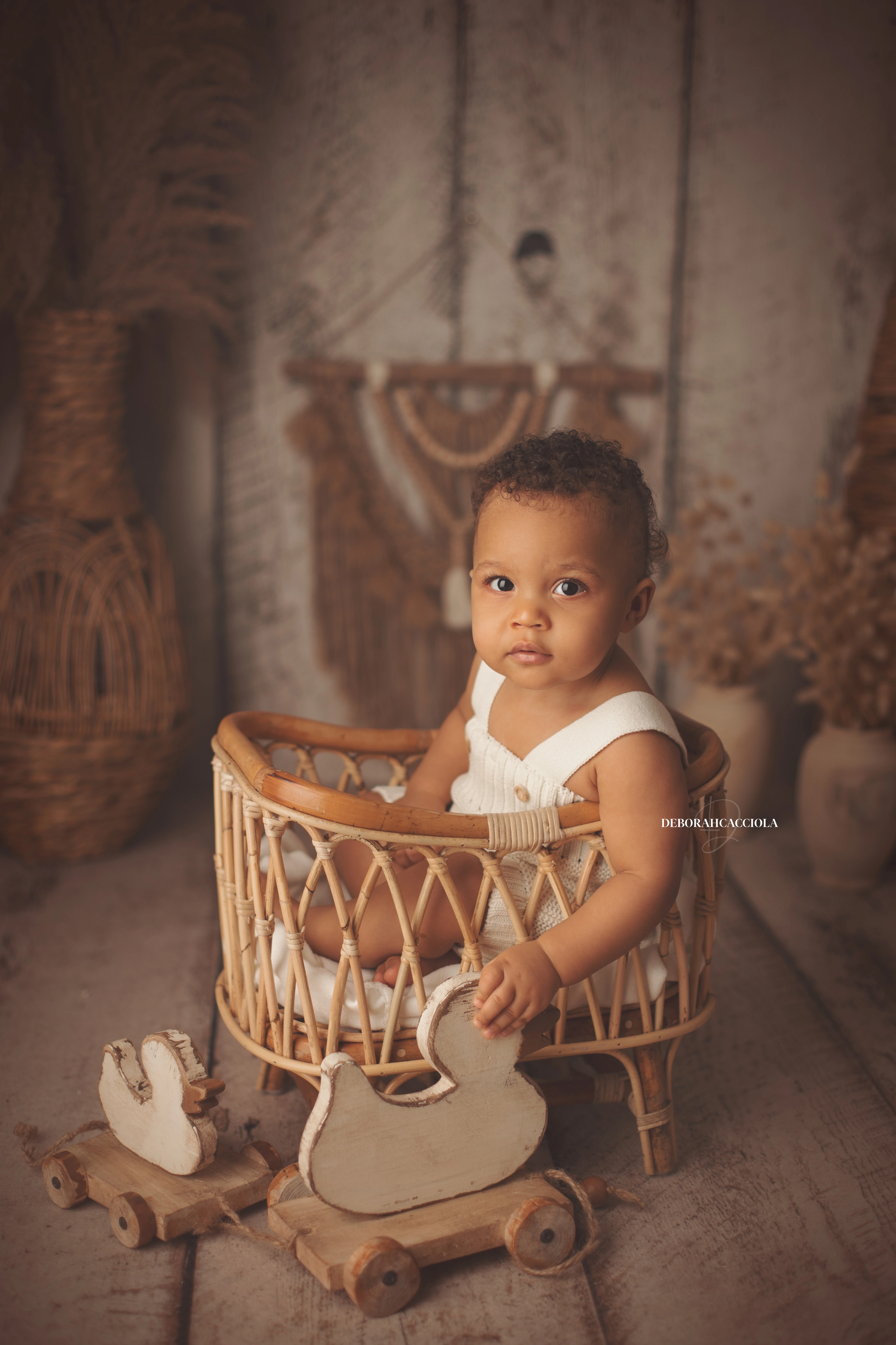 Portrait anniversaire en studio à Orléans : portrait de célébration, composition resserrée élégante, rendu naturel