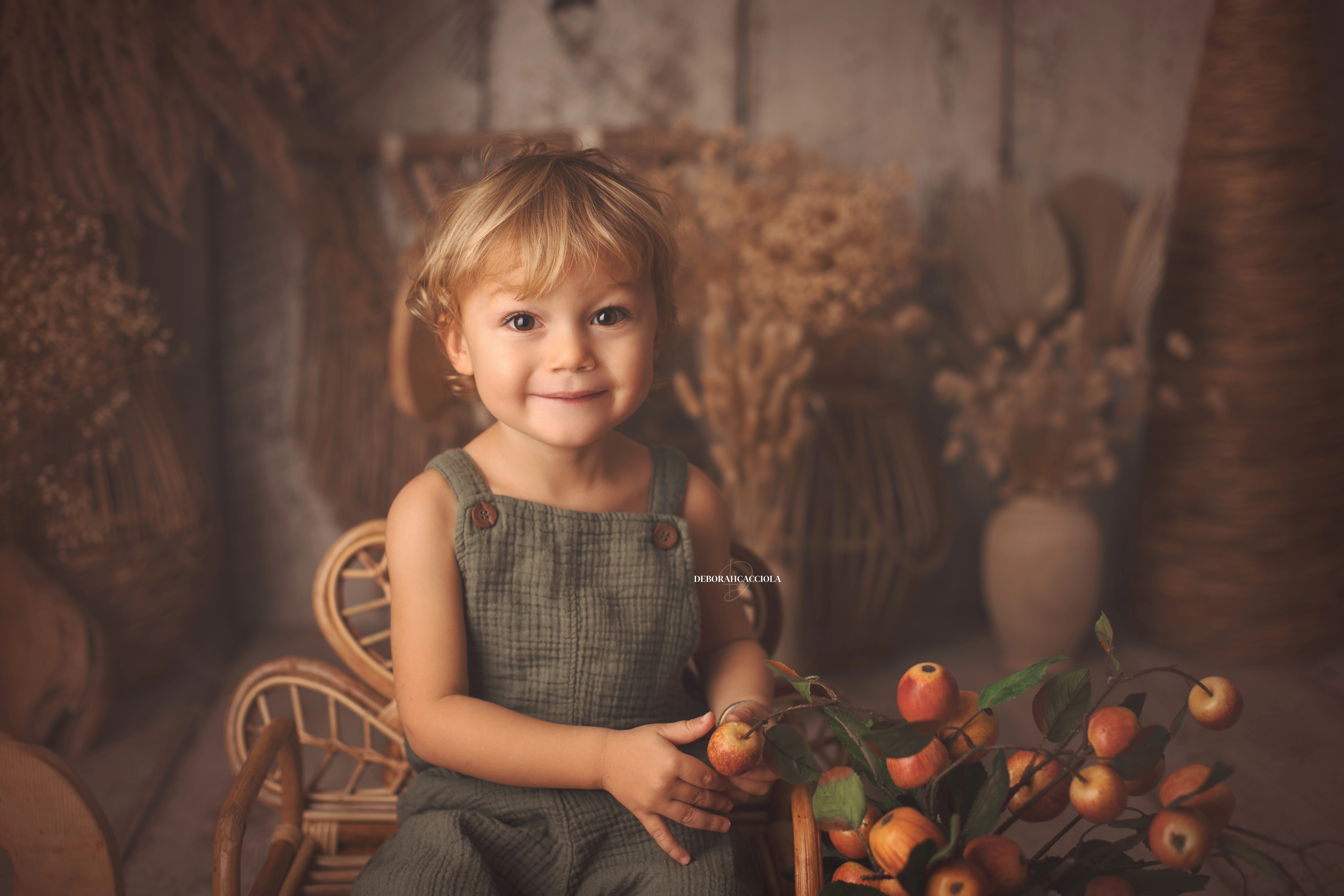 Séance anniversaire à Orléans : instant d'anniversaire, composition large et naturelle, palette claire