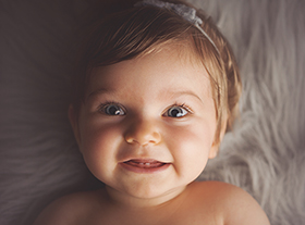 Photo bebe photographe portraitiste bébé orleans
