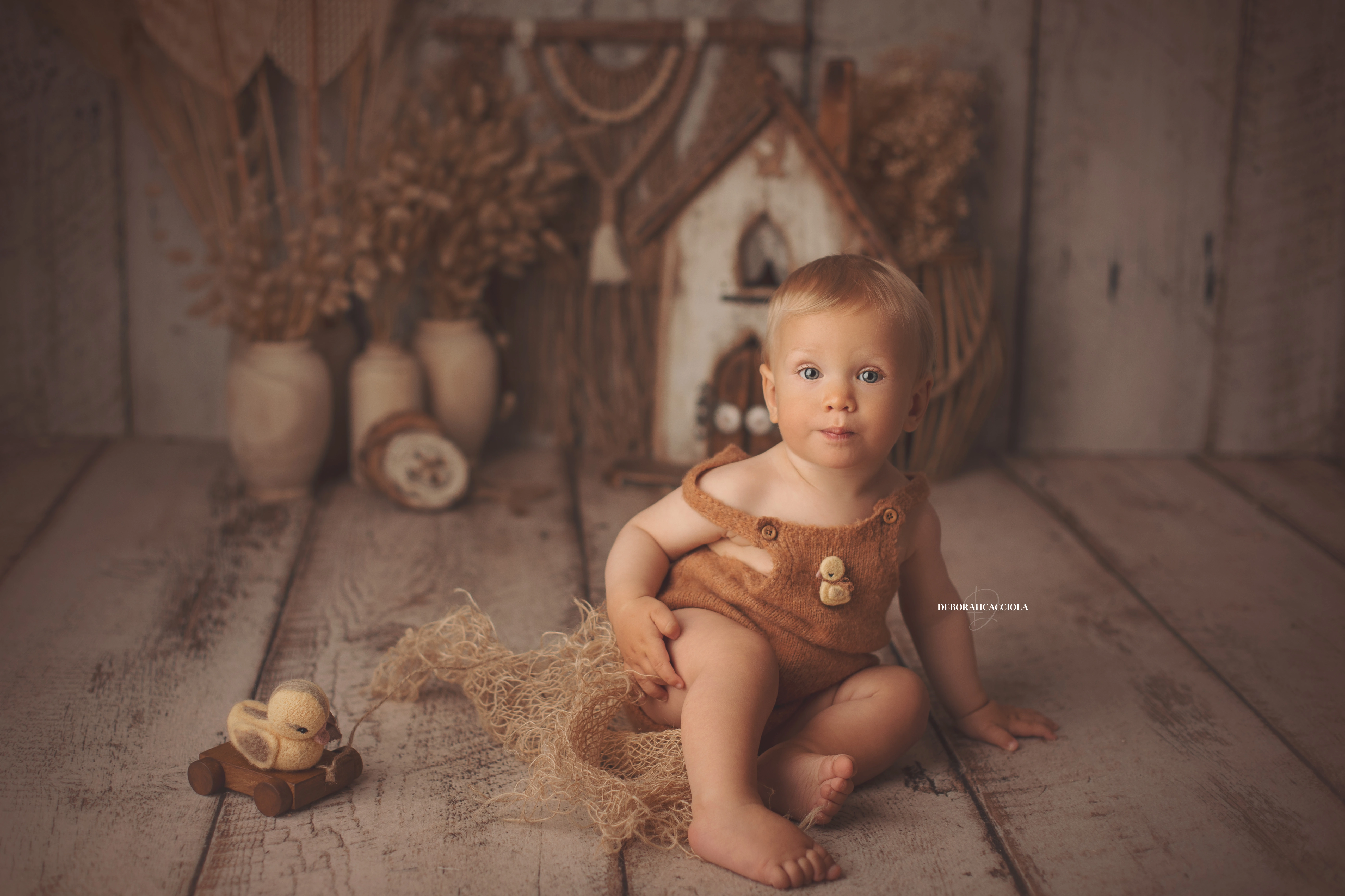 Photo bébé à Orléans, portrait tendre de bébé, composition large et naturelle, tonalités naturelles