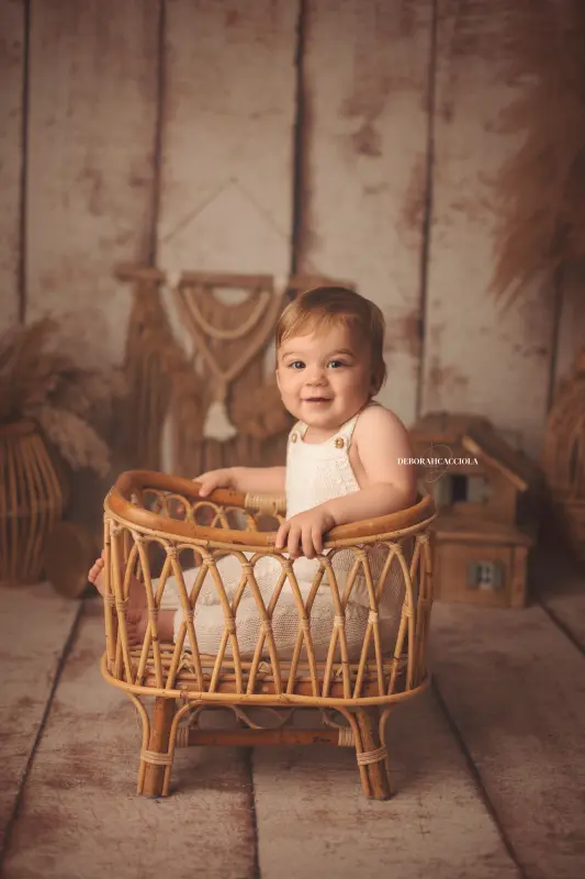 Photo bébé à Orléans, portrait tendre de bébé, plan vertical naturel, rendu naturel