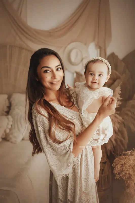 Photo bohème studio Orléans : scène élégante au style bohème, cadrage vertical doux, couleurs douces