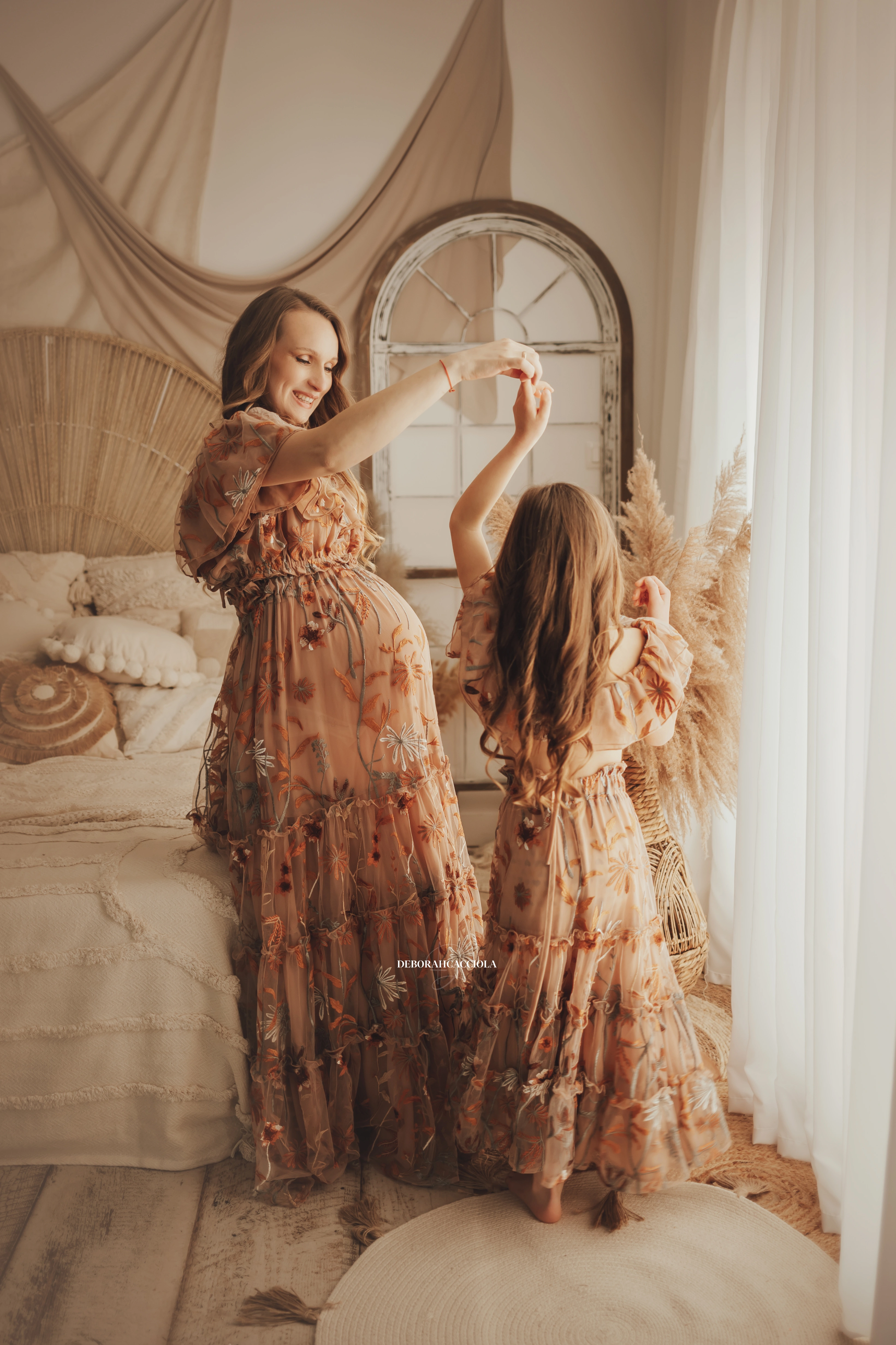 Photo bohème studio Orléans : scène élégante au style bohème, cadrage vertical doux, couleurs douces