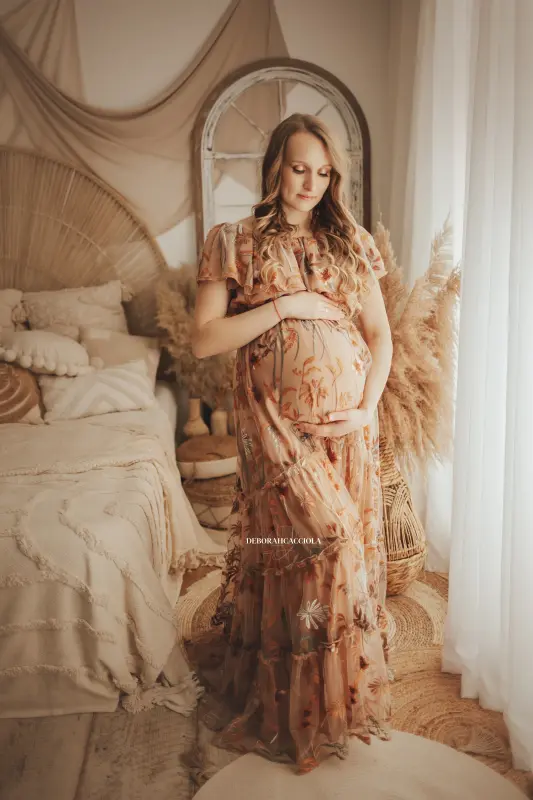 Séance bohème en studio à Orléans : ambiance bohème naturelle, composition resserrée élégante, tonalités naturelles