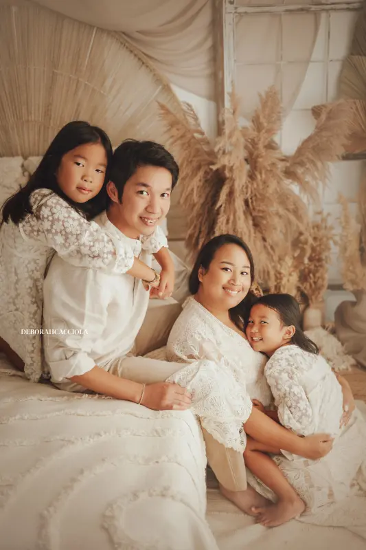 Séance bohème en studio à Orléans : ambiance bohème naturelle, cadrage vertical doux, couleurs équilibrées